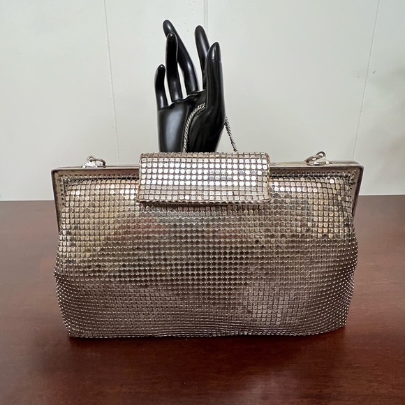 Whiting and Davis vintage mesh clutch bag evening clasp closure silver toned - Picture 10 of 13